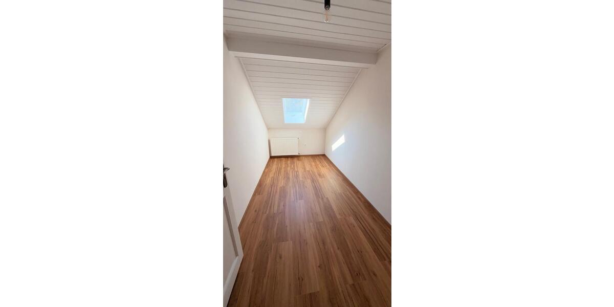 Dachgeschoßwohnung Weichering - 4 Zimmer, 98 m&sup2;, 1.195&euro; | Angebot:25839170