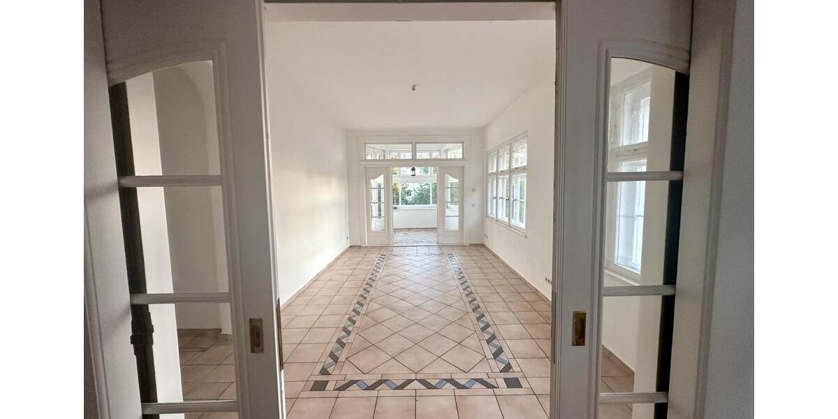 Erdgeschoßwohnung Wurzen - 5 Zimmer, 152 m&sup2;, 1.190&euro; | Angebot:25048399