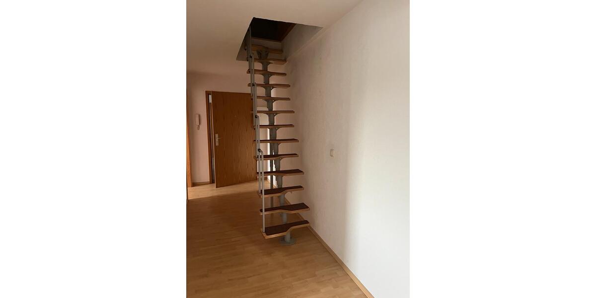 Dachgeschoßwohnung Riesa - 3 Zimmer, 75 m&sup2;, 375&euro; | Angebot:26455391