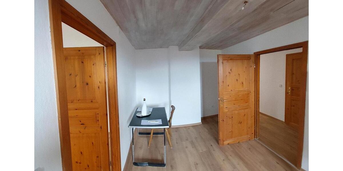 Etagenwohnung Hutthurm - 3 Zimmer, 104 m&sup2;, 700&euro; | Angebot:26633306