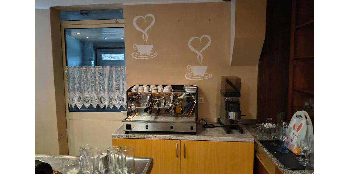 Komplett eingerichtetes Restaurant mit Wohnung und zusätzlichen Z zimmer
