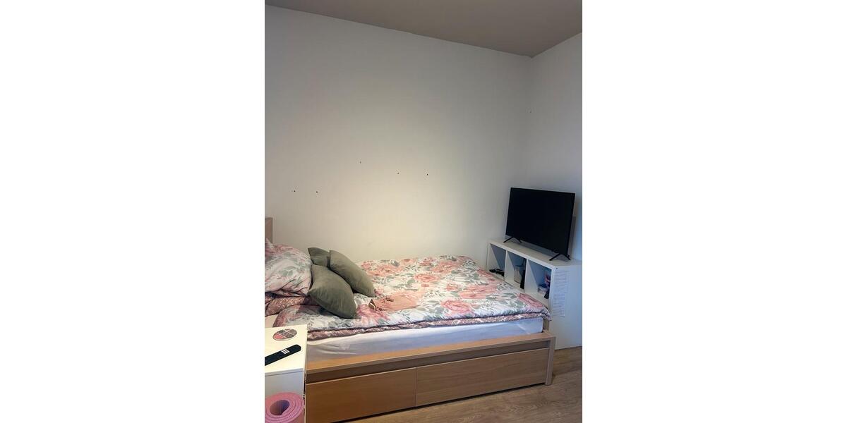 helles, vollmöbliertes WG-Zimmer 1 zimmer