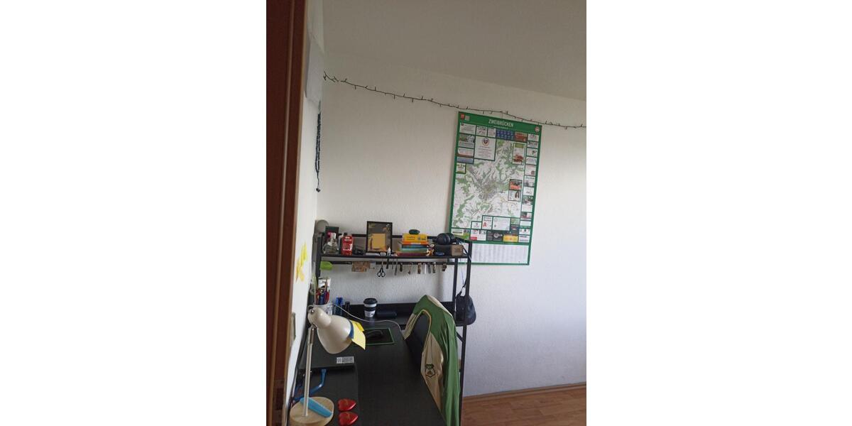 Schönes Zimmer in geräumiger 3-Zimmer-WG ab 01.02. frei 1 zimmer