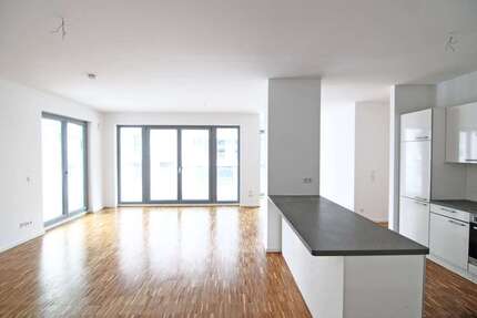 Wohnung Berlin Mitte - 3 Zimmer, 113 m&sup2;, 2.317&euro; | Angebot:27296092