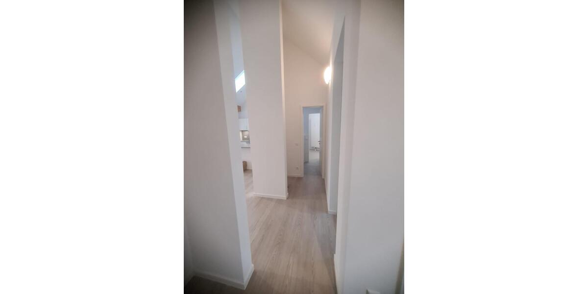 Dachgeschoßwohnung Weiden in der Oberpfalz - 3 Zimmer, 95 m&sup2;, 1.350&euro; | Angebot:24781194