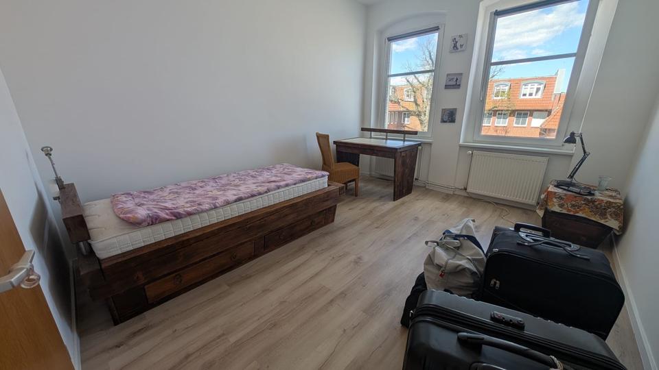 Wohnen auf Zeit Neubrandenburg - 1 Zimmer, 15 m&sup2;, 350&euro; | Angebot:26443100