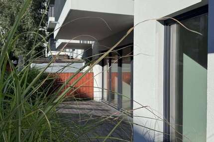 Wohnung zum Mieten in Berlin 2.826 € 122.83 m² 4 zimmer