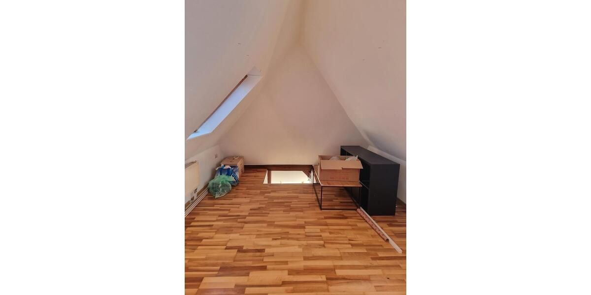 Dachgeschoßwohnung Oldenburg Bürgeresch - 4 Zimmer, 75 m&sup2;, 1.240&euro; | Angebot:26537985