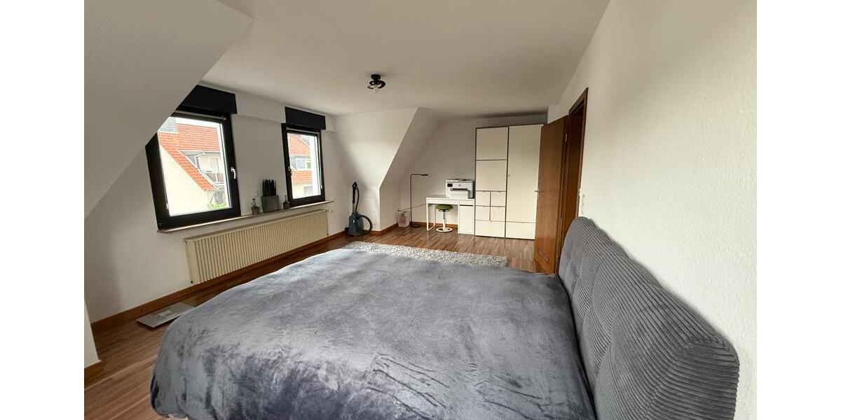 Dachgeschoßwohnung Bergisch Gladbach - 2 Zimmer, 80 m&sup2;, 1.230&euro; | Angebot:26535391
