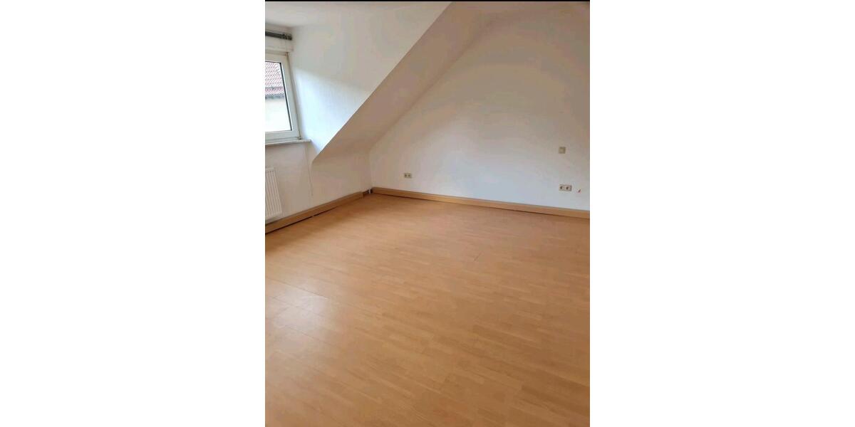 Dachgeschoßwohnung Niederfischbach - 3 Zimmer, 84 m&sup2;, 800&euro; | Angebot:24639748