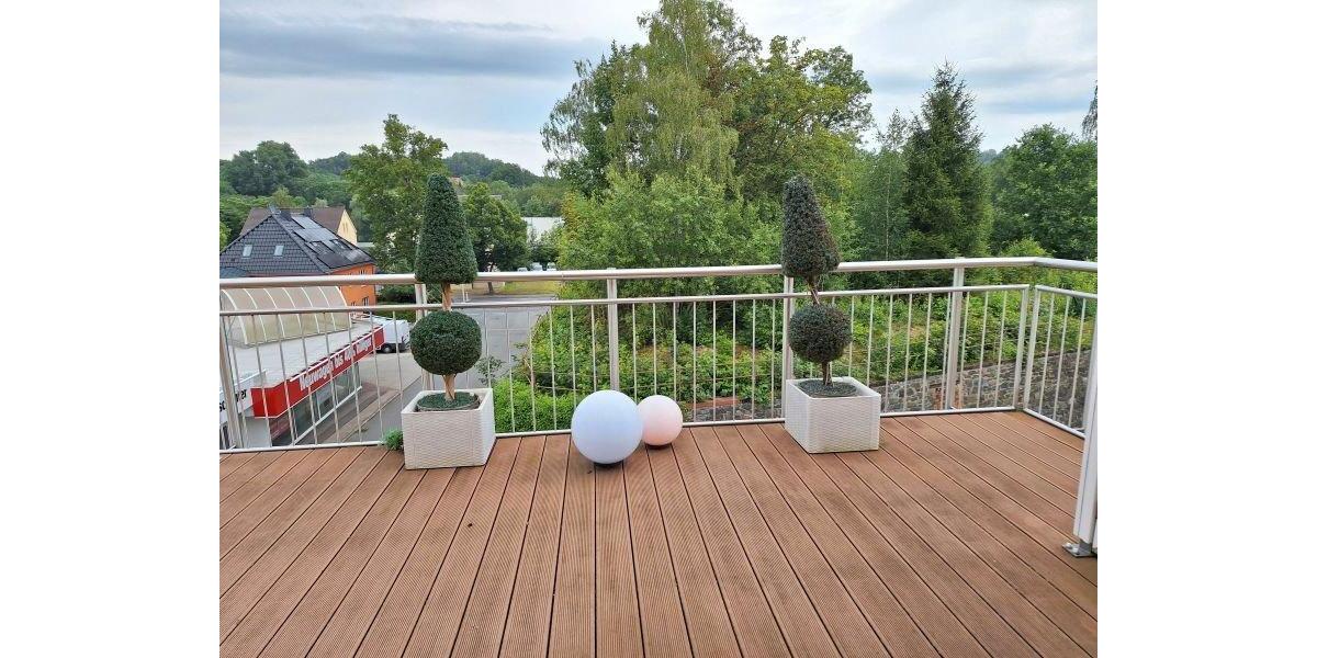 Dachgeschoßwohnung Zwickau - 2 Zimmer, 152 m&sup2;, 1.200&euro; | Angebot:26479906