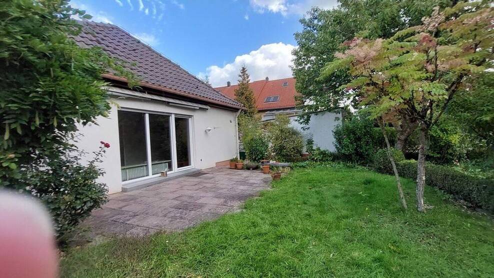 Geräumiger Bungalow in ruhiger Lage mit Doppelgarage