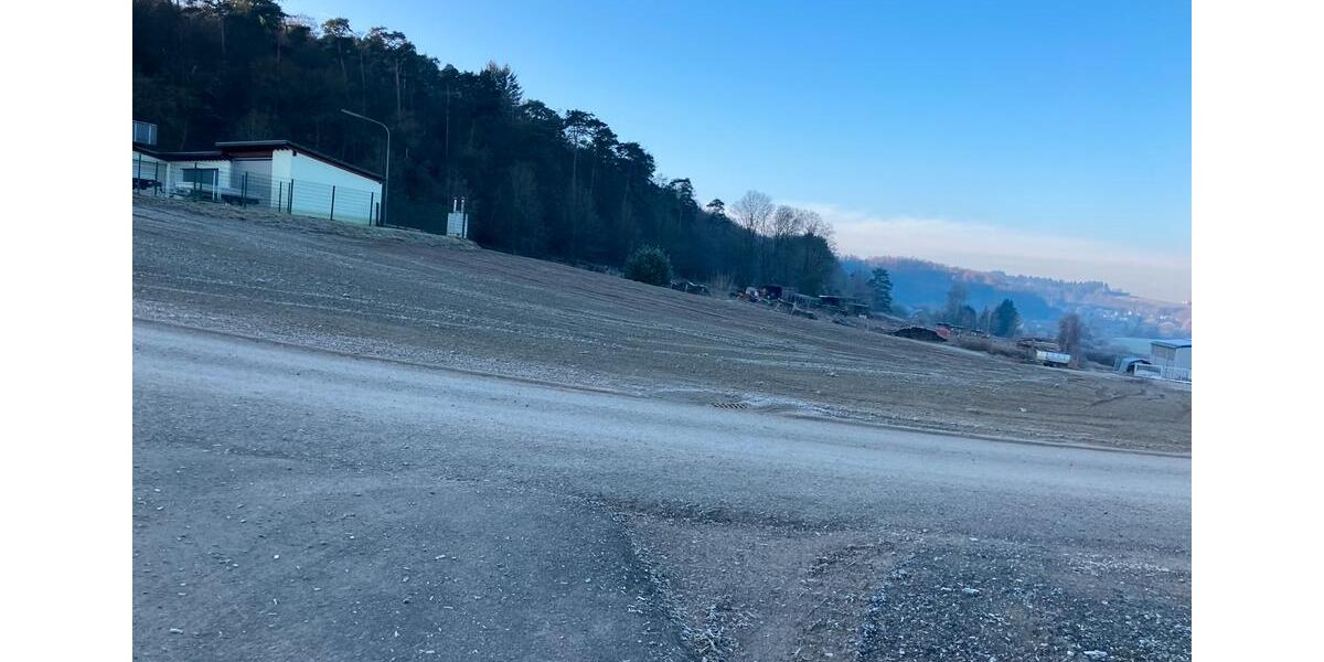 Gewerbliche-Freifläche in 35606 Solms zimmer