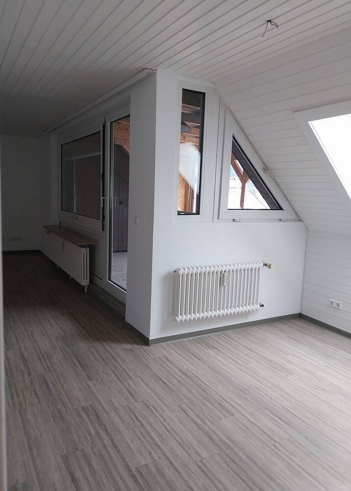 große Dachgeschoßwohnung mit Ausblick