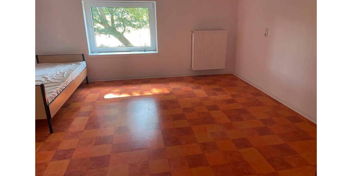 Dachgeschoßwohnung Friesoythe - 3 Zimmer, 140 m&sup2;, 900&euro; | Angebot:25380262