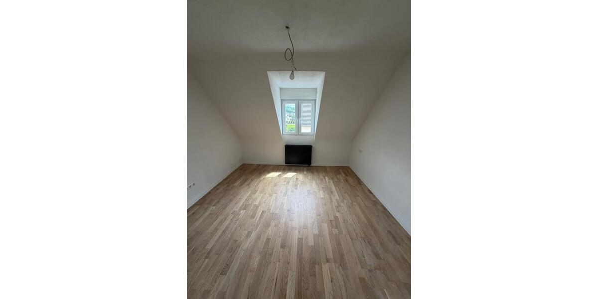 Dachgeschoßwohnung Achern - 3 Zimmer, 68 m&sup2;, 700&euro; | Angebot:26577718