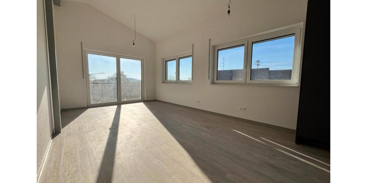 Dachgeschoßwohnung Frankenhardt - 3 Zimmer, 99 m&sup2;, 990&euro; | Angebot:26300628