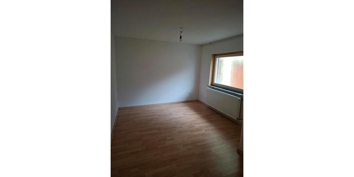 Doppelhaushälfte Buseck - 4 Zimmer, 124 m&sup2;, 1.600&euro; | Angebot:25024998