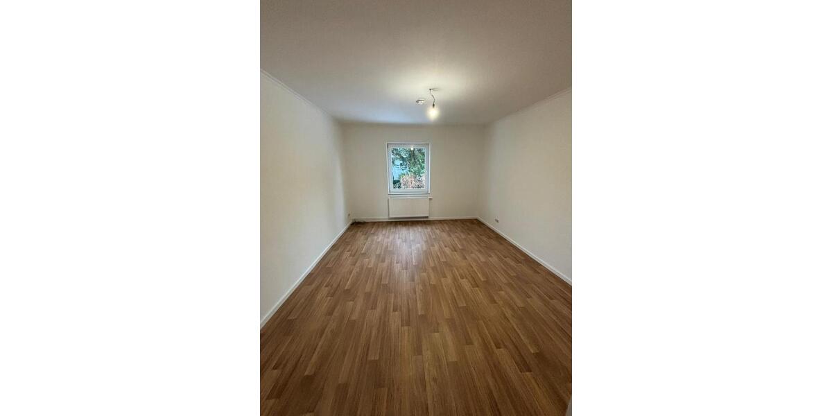 *Frisch RENOVIERT*helle 4-Zimmerwohnung mit Terrasse bietet Platz für die ganze Familie* 4 zimmer