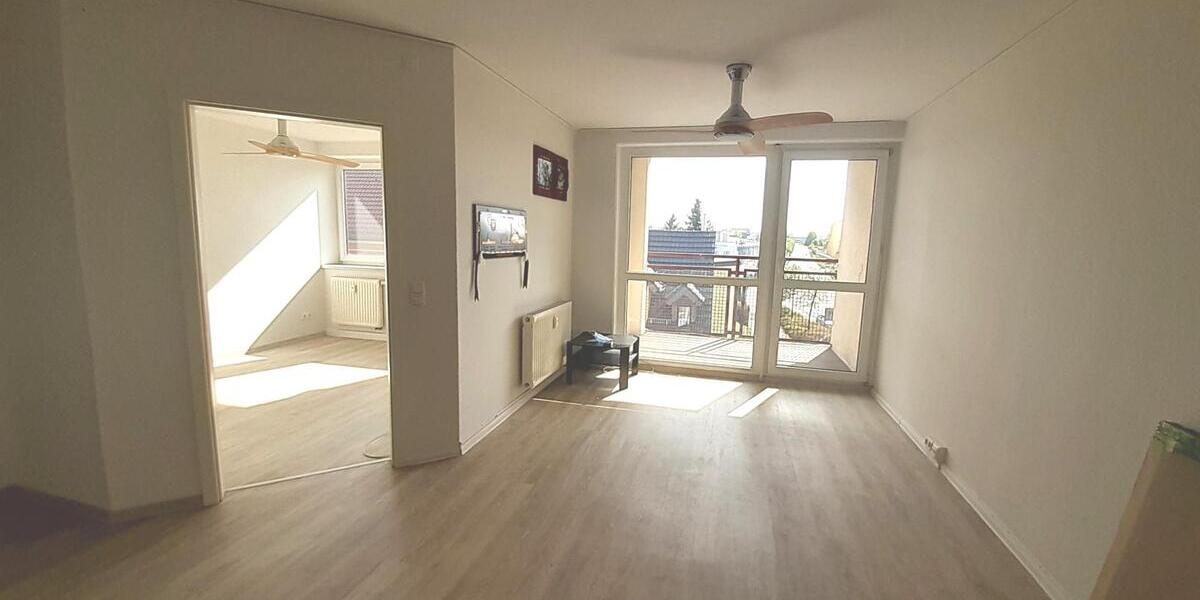 helle Zweiraumwohnung mit Balkon und Personenaufzug - Etagenwohnung Hermsdorf | Angebot:26074110