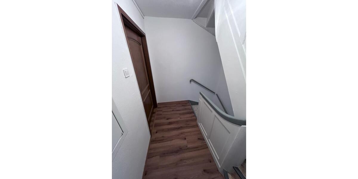 Reihenhaus Delligsen - 7 Zimmer, 195 m&sup2;, 1.050&euro; | Angebot:26225566