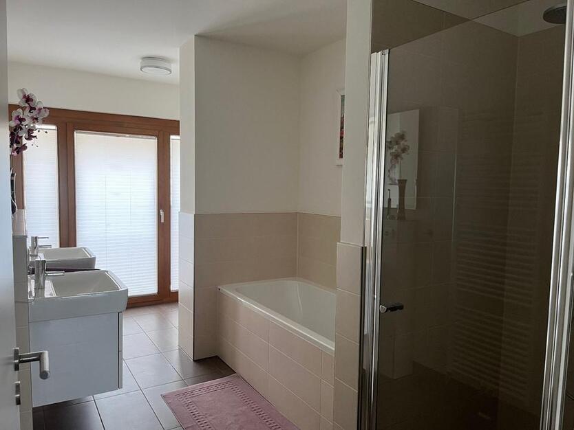 Exklusive 3-Zimmer-Wohnung in zentraler Lage voll ausgestattet! zimmer