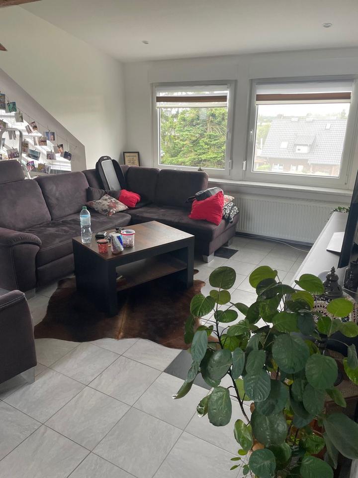 Renovierte 2-Zimmer Wohnung mit Einbauküche und Klimaanlage zimmer