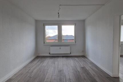 Gratis 300 EUR Amazon-Gutschein***Frisch renovierte 3-Zimmer-Wohnung mit Duschbad im Hochparterre!