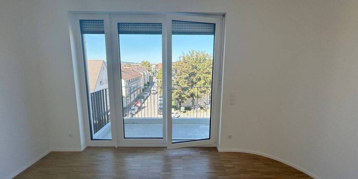 Etagenwohnung Stuttgart Untertürkheim - 3 Zimmer, 108 m&sup2;, 1.990&euro; | Angebot:24027699