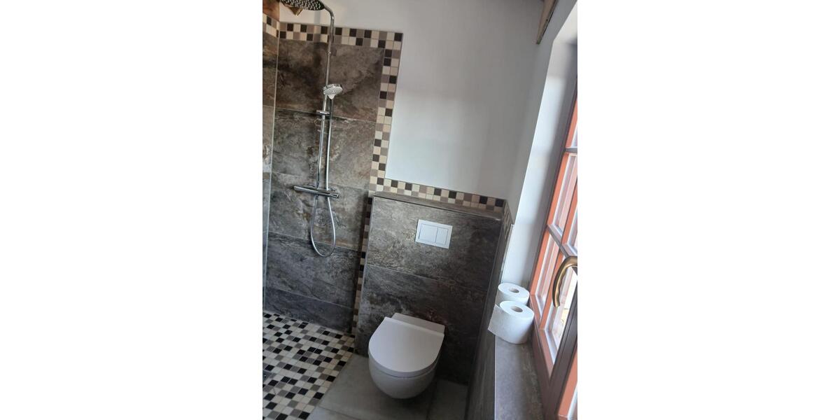 Erstbezug mit Balkon: Schöne 5-Raum-Maisonette-Wohnung 5 zimmer