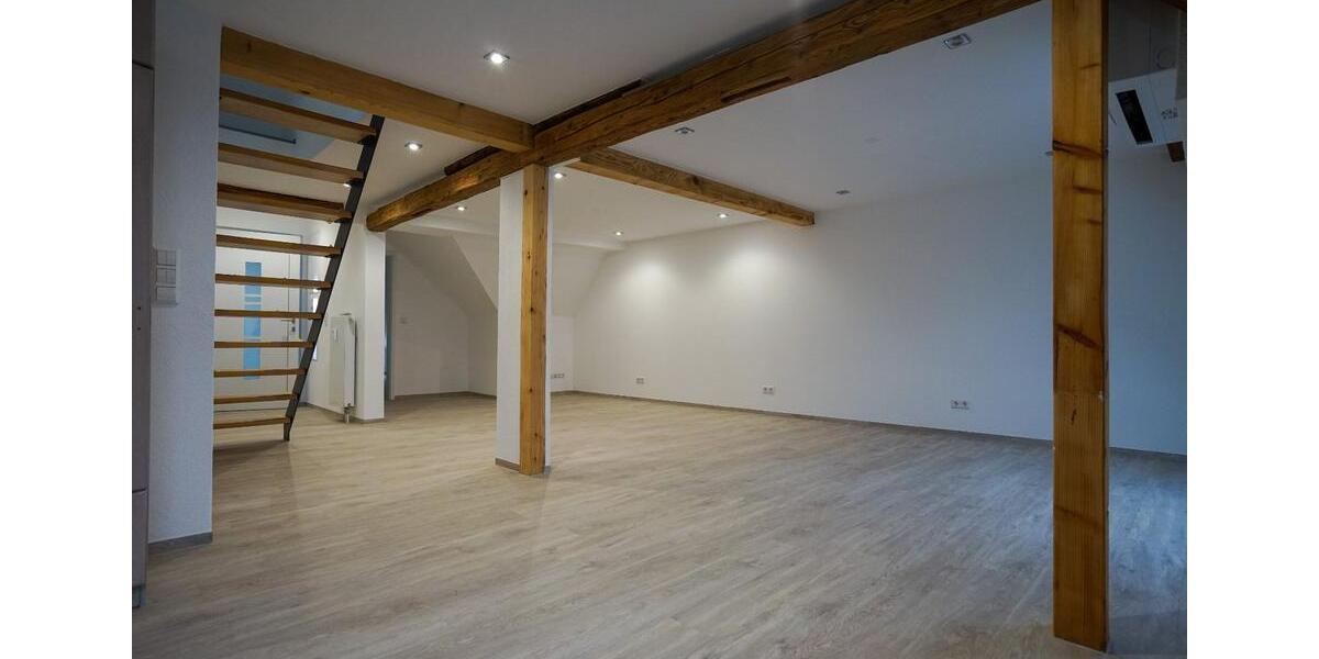 Dachgeschoßwohnung Neuhausen ob Eck - 3 Zimmer, 100 m&sup2;, 990&euro; | Angebot:24493311
