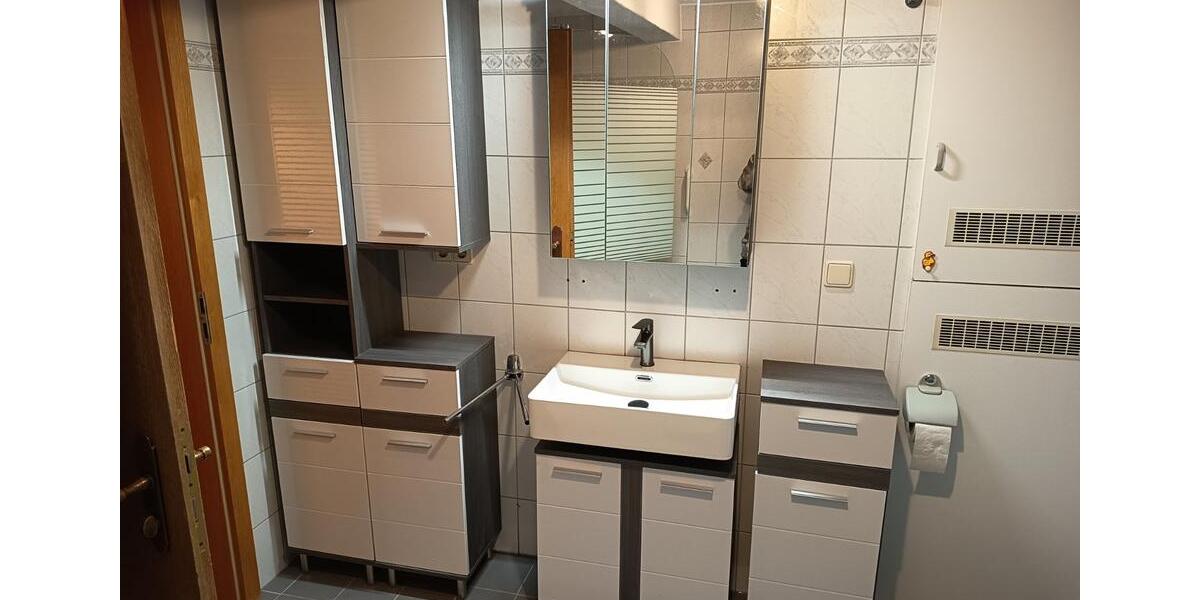 4 Zimmer Wohnung,~90 qm, Küche, Balkon, Stellplatz, Garten, Wanne 4 zimmer