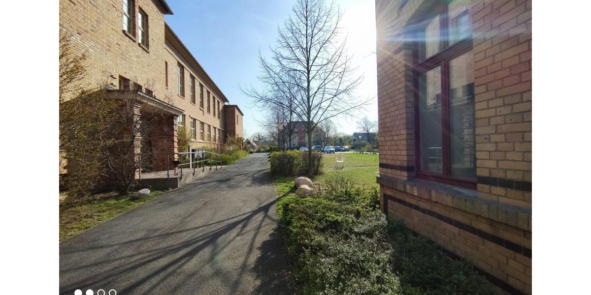 Dachgeschoßwohnung Bitterfeld-Wolfen Wolfen - 2 Zimmer, 87 m&sup2;, 653&euro; | Angebot:17645335