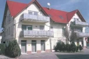 Etagenwohnung Butzbach - 3 Zimmer, 100 m&sup2;, 950&euro; | Angebot:26044451