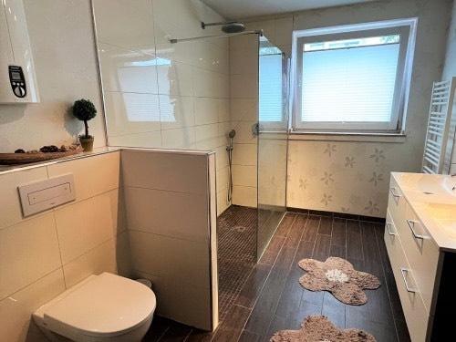 5 Zimmer Maisonette-Wohnung in Düsseldorf: frisch renoviert! 5 zimmer