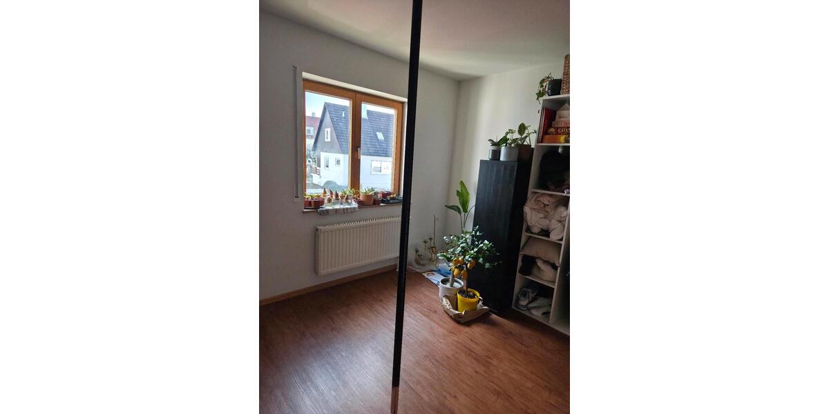 Etagenwohnung Gerbrunn - 3 Zimmer, 74 m&sup2;, 1.200&euro; | Angebot:25964207