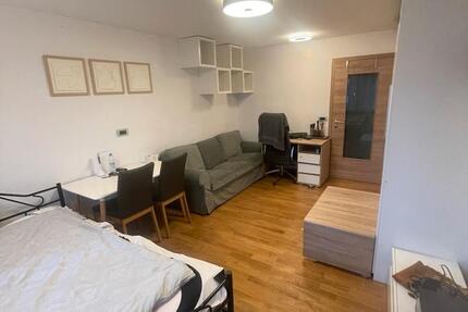 Befristet WG Zimmer in Moosach bis Mai 2 zimmer