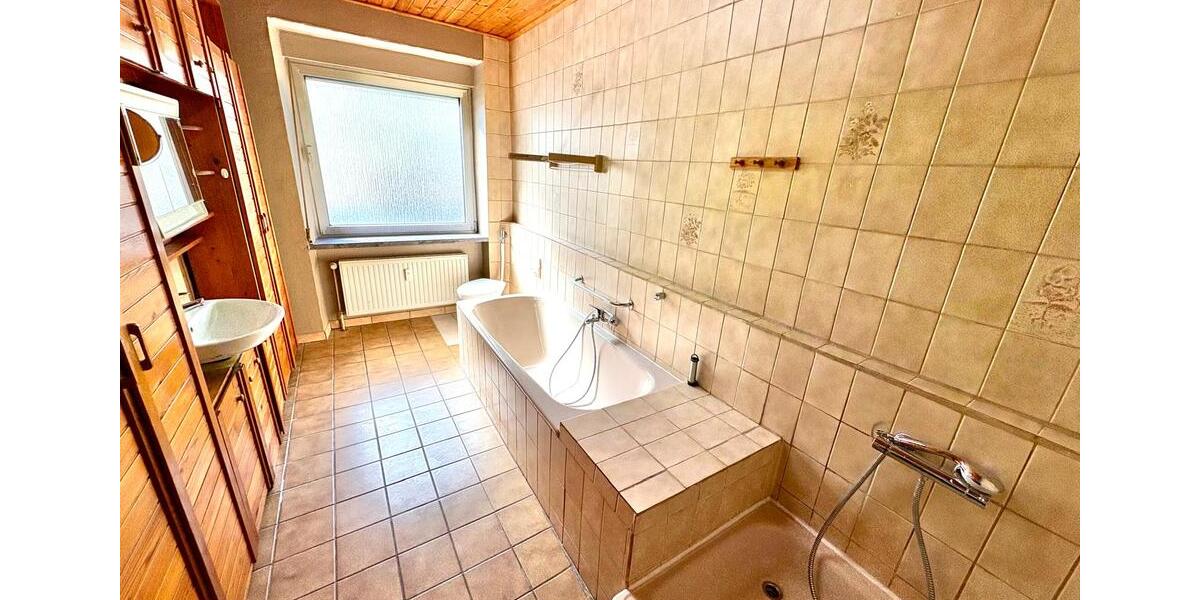 Etagenwohnung Saarbrücken Ensheim - 3 Zimmer, 109 m&sup2;, 700&euro; | Angebot:24324446