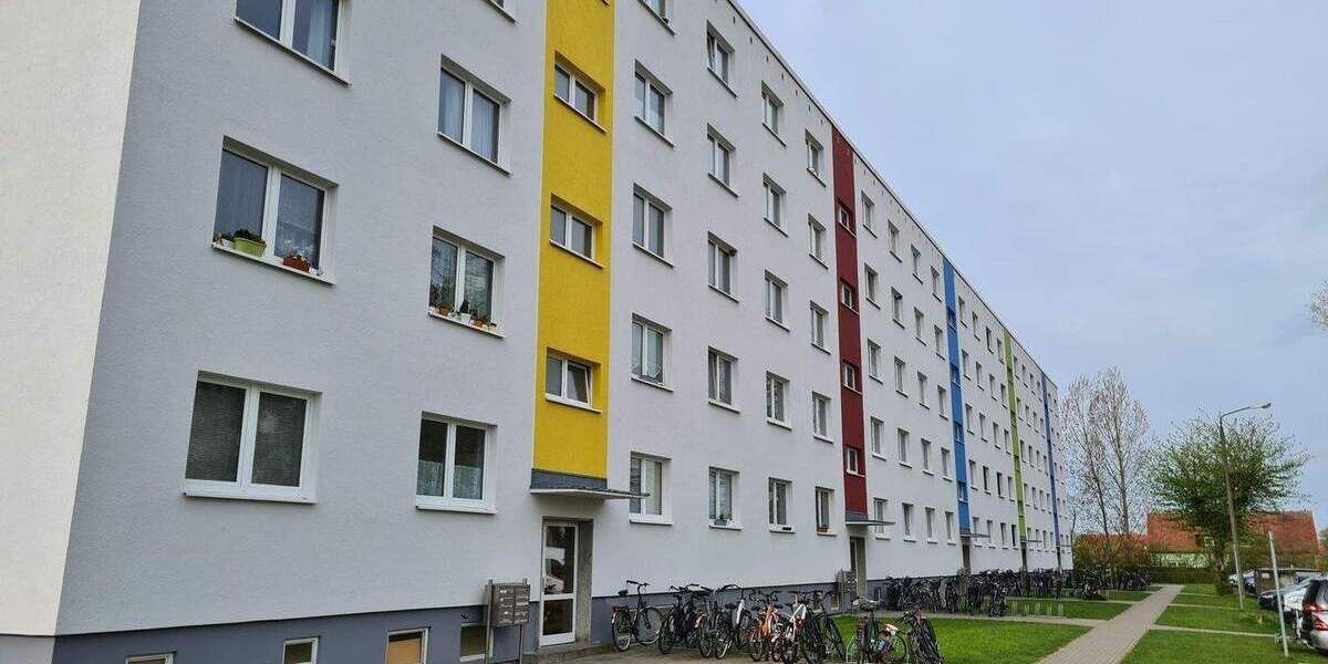 4-Raumwohnung mit Einbauküche, auch WG-geeignet 4 zimmer