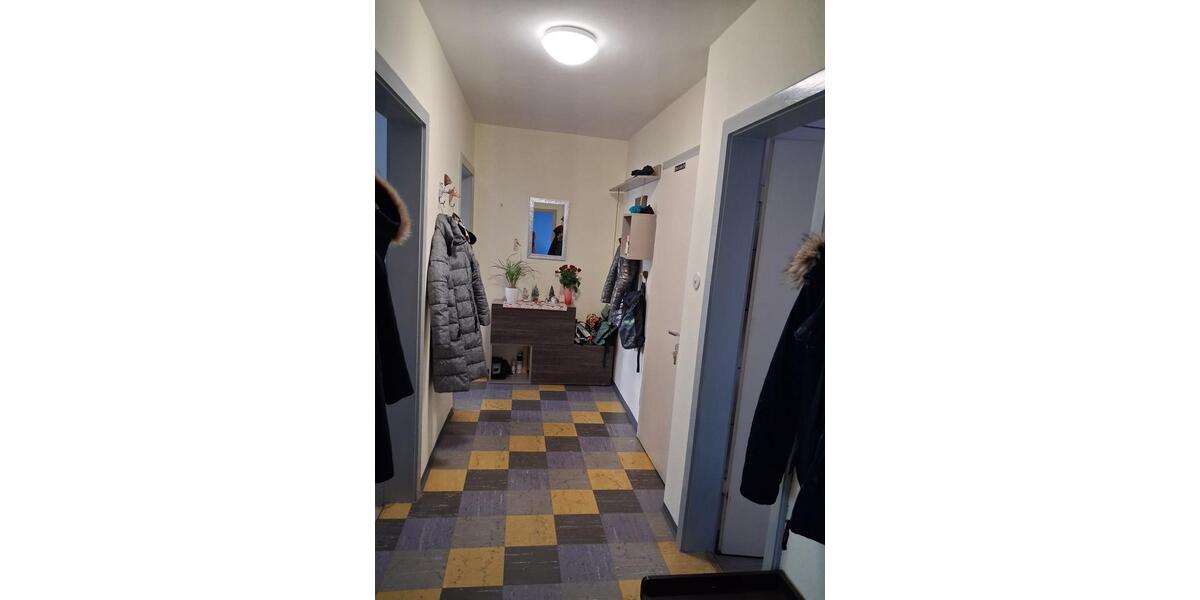 Etagenwohnung Windischeschenbach - 3 Zimmer, 61 m&sup2;, 400&euro; | Angebot:25080772