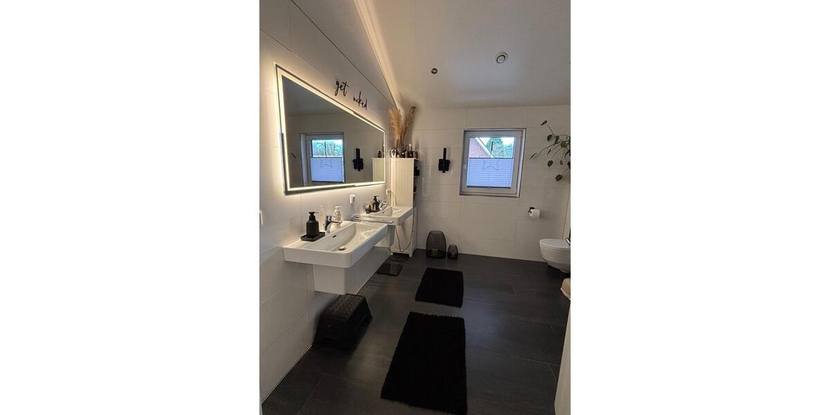Dachgeschoßwohnung Uelsen - 5 Zimmer, 145 m&sup2;, 1.550&euro; | Angebot:26182591