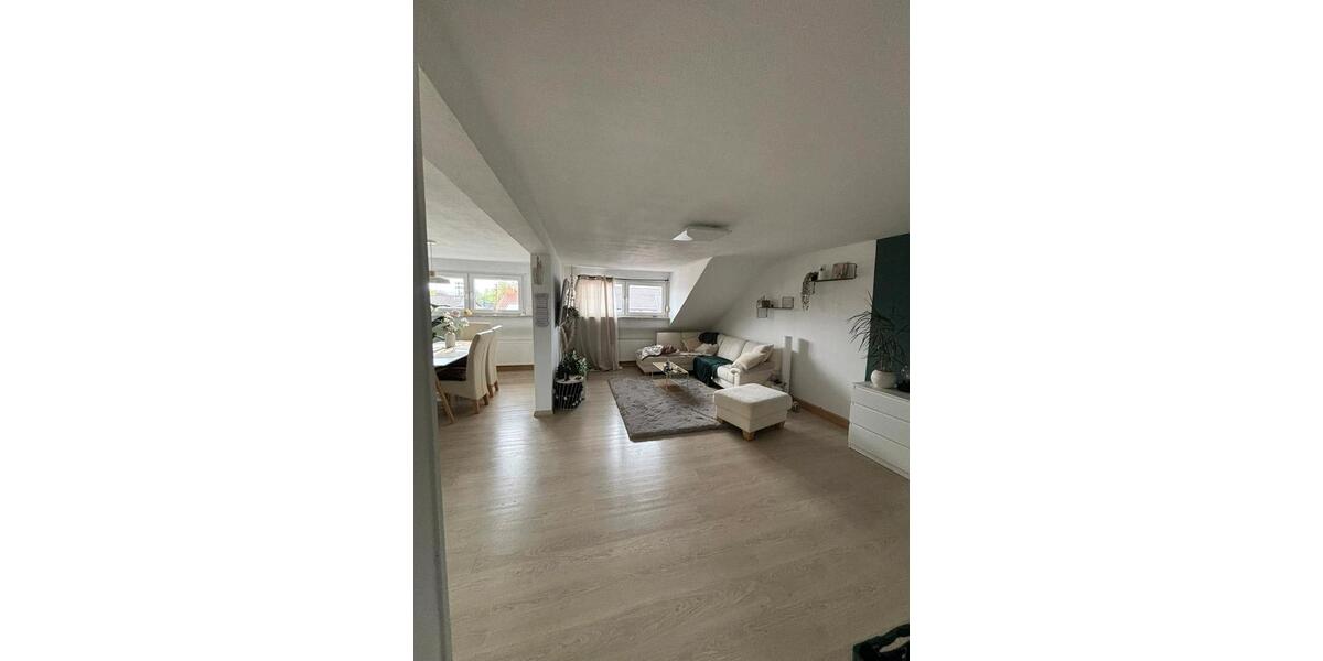 Dachgeschoßwohnung Püttlingen - 3 Zimmer, 82 m&sup2;, 620&euro; | Angebot:26256163