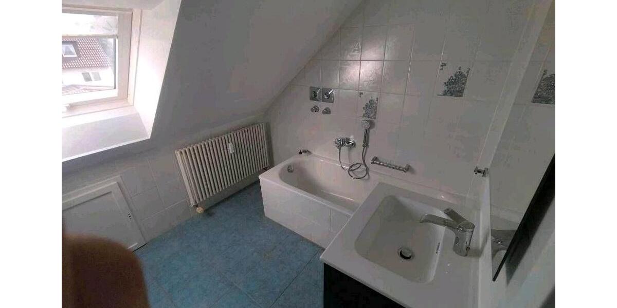 Dachgeschoßwohnung Lohfelden - 2.5 Zimmer, 80 m&sup2;, 850&euro; | Angebot:26413060