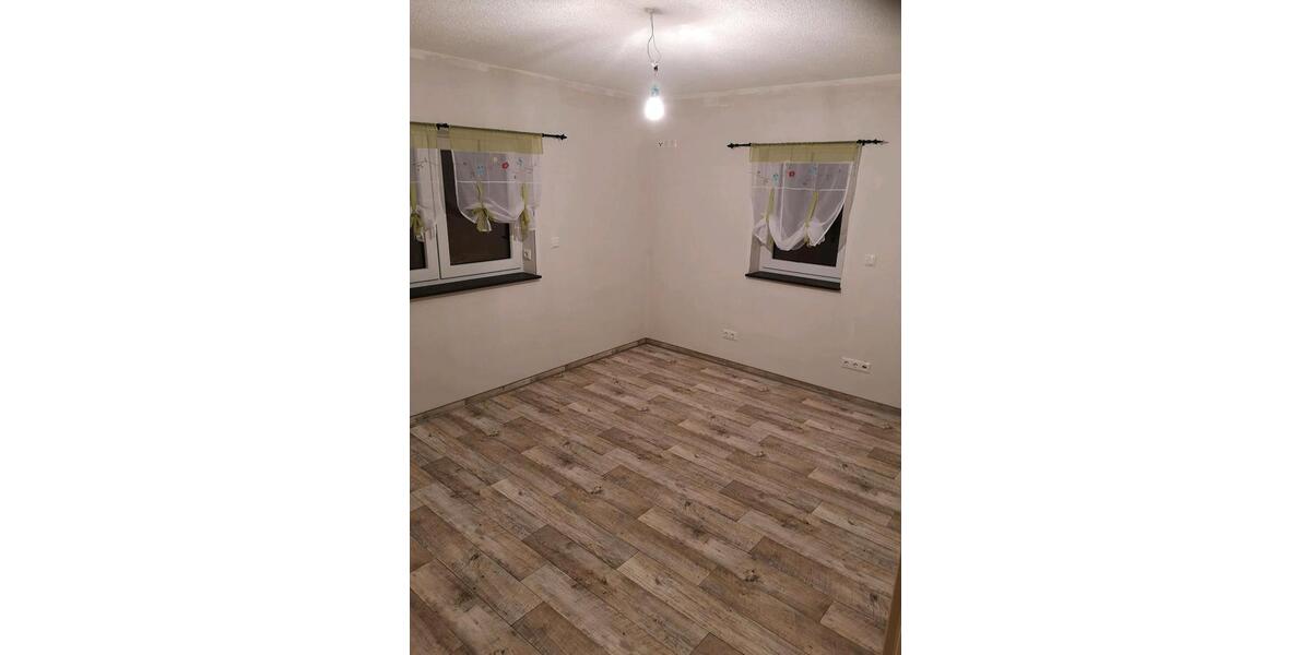 Etagenwohnung Wasungen - 2 Zimmer, 32 m&sup2;, 450&euro; | Angebot:25234771