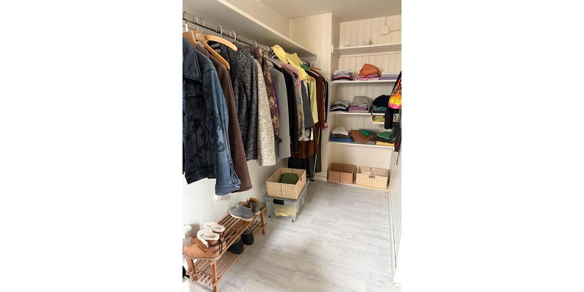 Etagenwohnung Neukirchen - 3 Zimmer, 230 m&sup2;, 800&euro; | Angebot:26413348
