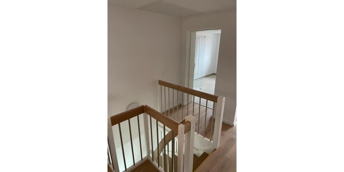 Einfamilienhaus Dransfeld - 7 Zimmer, 180 m&sup2;, 1.500&euro; | Angebot:26004342