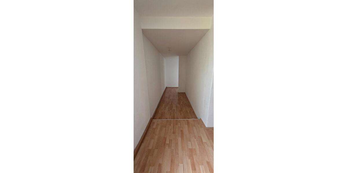 Etagenwohnung Glauchau - 4 Zimmer, 87 m&sup2;, 440&euro; | Angebot:26039631