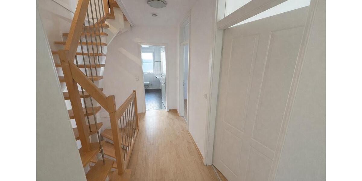 Doppelhaushälfte Gräfelfing - 6 Zimmer, 180 m&sup2;, 3.500&euro; | Angebot:25876664