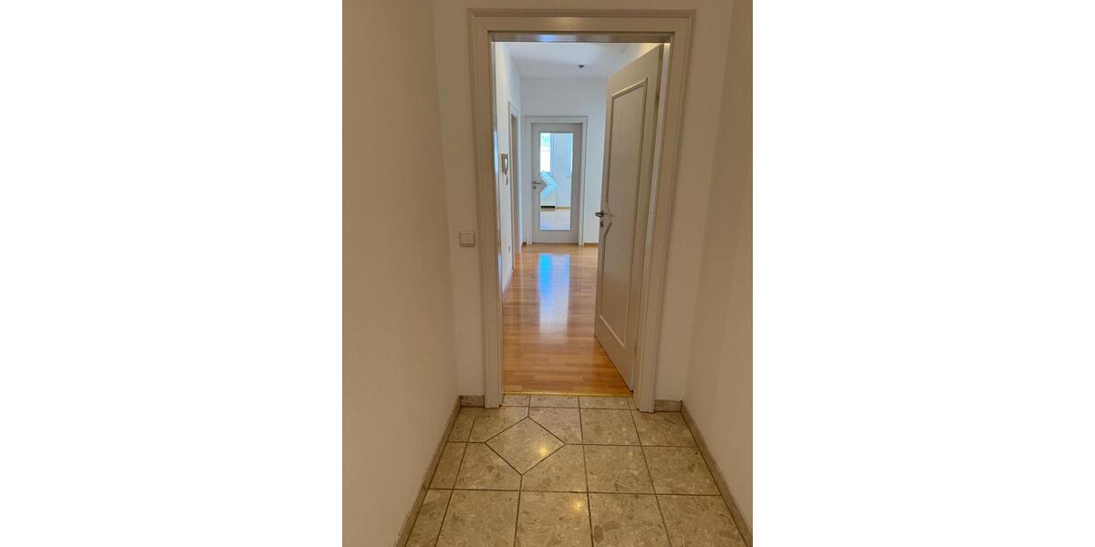Dachgeschoßwohnung Schöllnach - 2 Zimmer, 88 m&sup2;, 600&euro; | Angebot:26101489