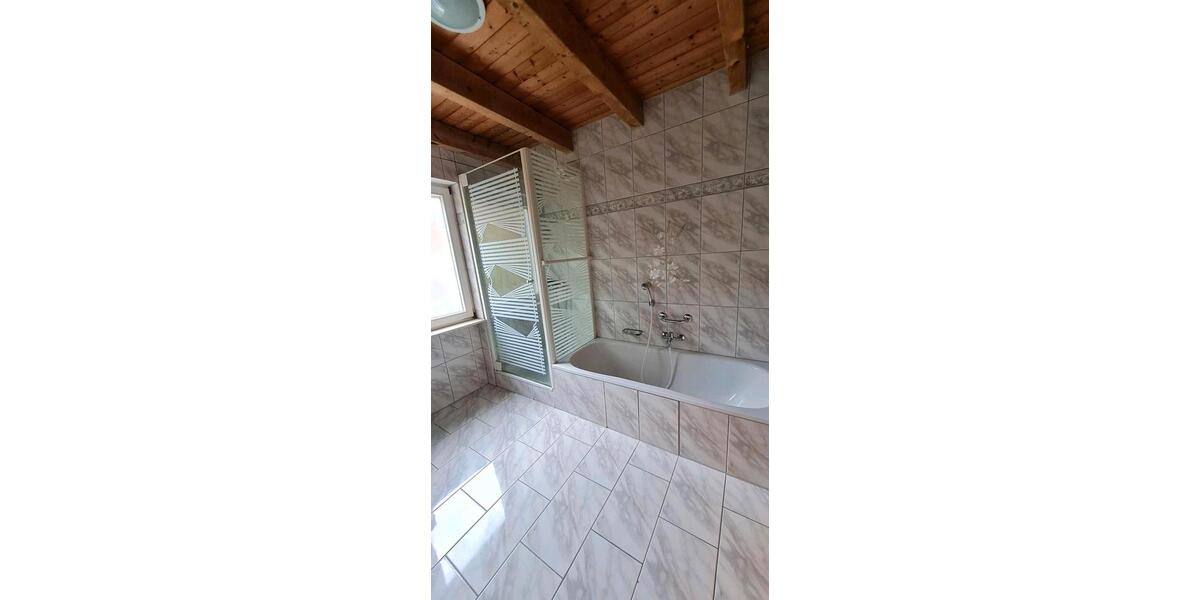 Dachgeschoßwohnung Stockach - 3 Zimmer, 88 m&sup2;, 920&euro; | Angebot:26415047
